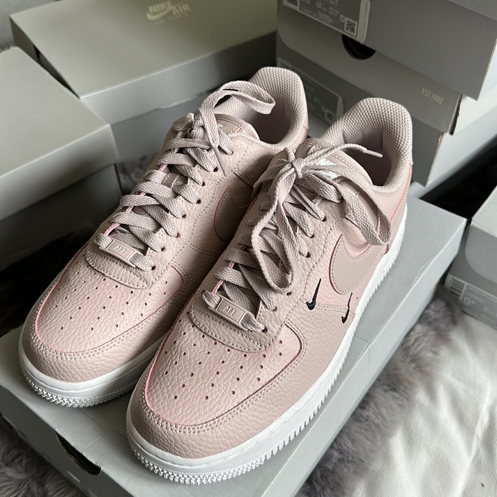 WMNS AIR FORCE 1